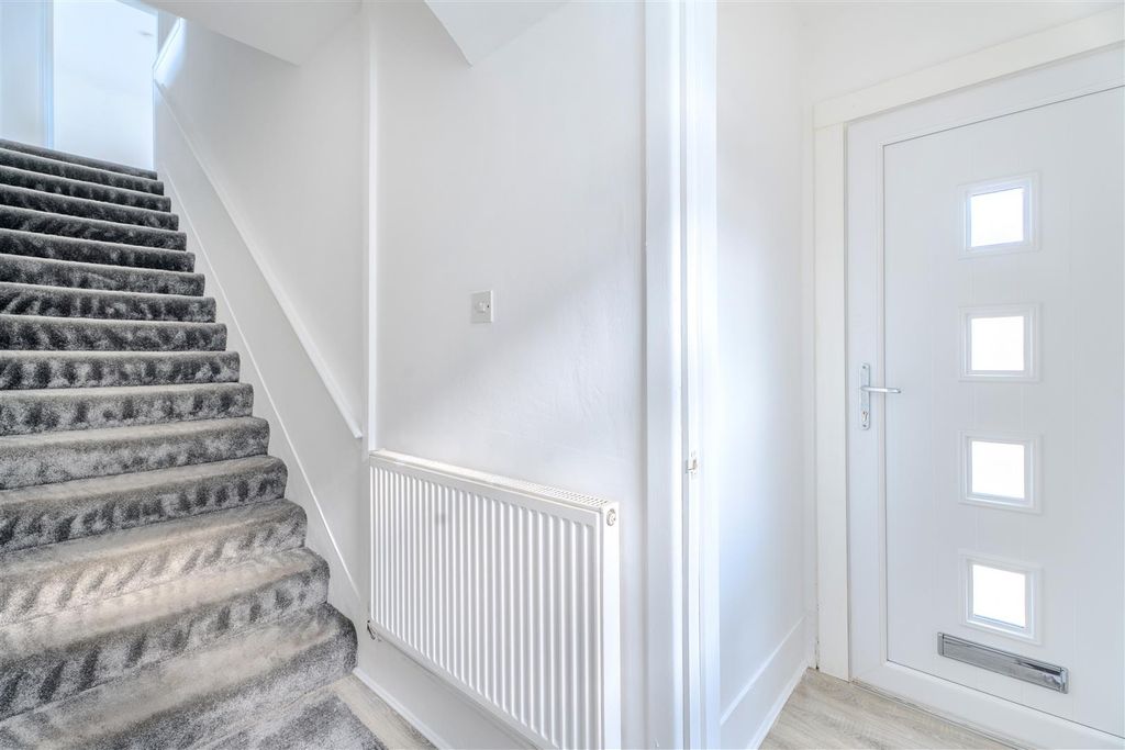 Property photo 3 of 22 Ladywell-16.Jpg