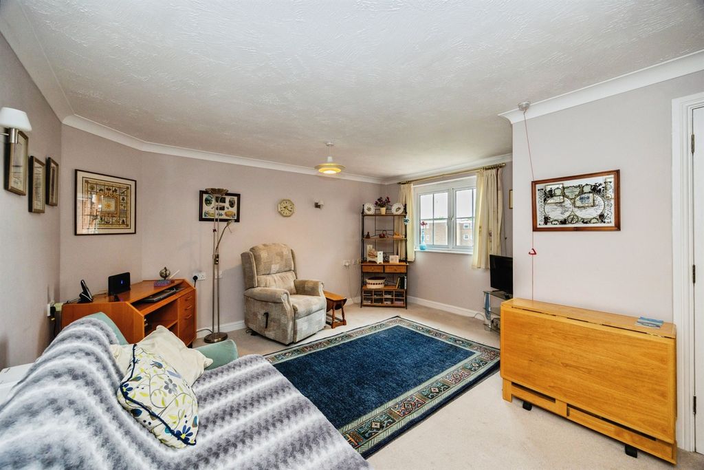 Property photo 2 of 16