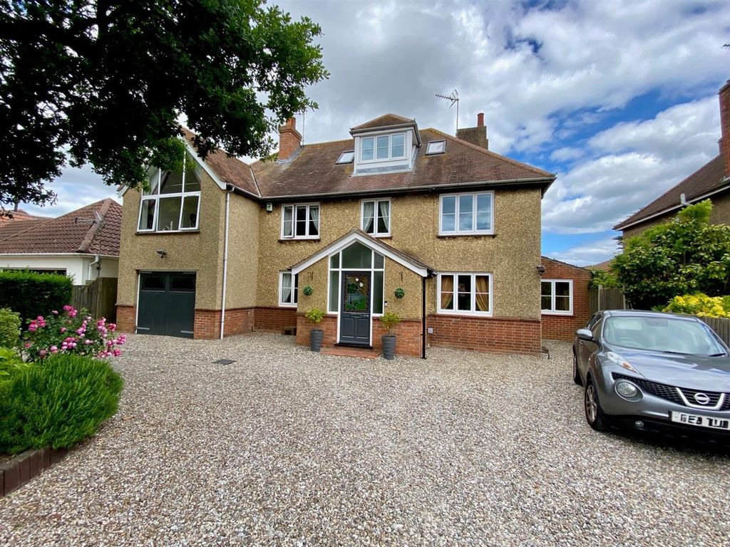 Property photo 1 of 46 Front Main.Jpg