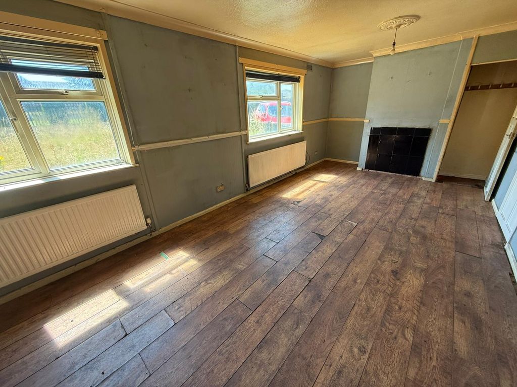 Property photo 3 of 24