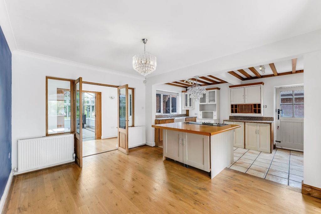 Property photo 2 of 19 4482545