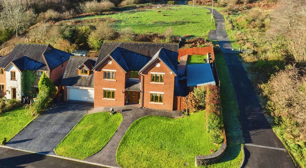 Property photo 1 of 37