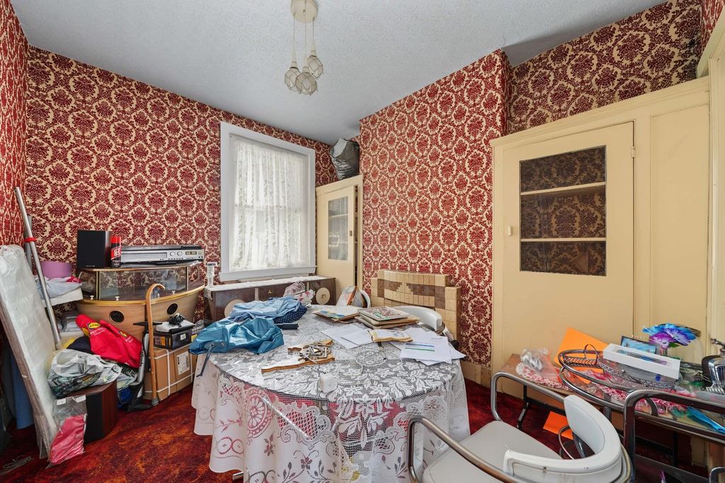 Property photo 3 of 12 Dining Room