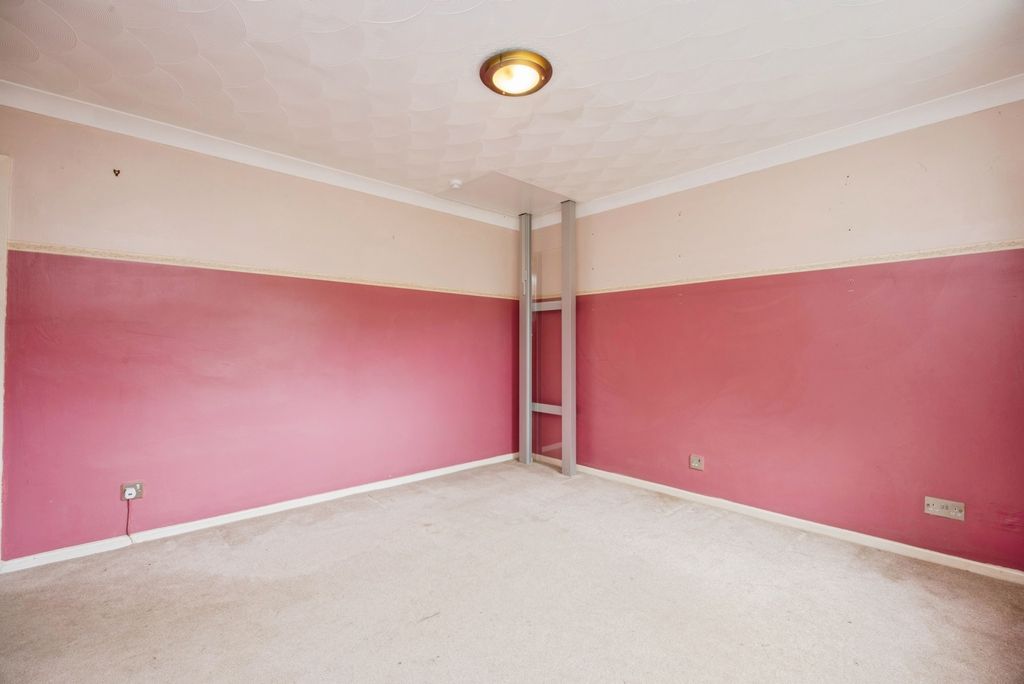 Property photo 3 of 17 Photo