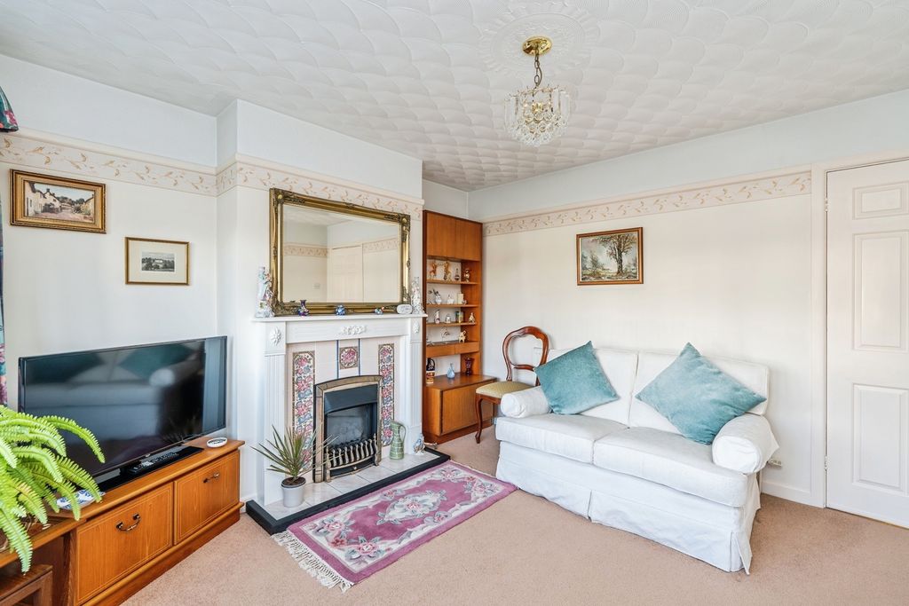 Property photo 2 of 17 Photo