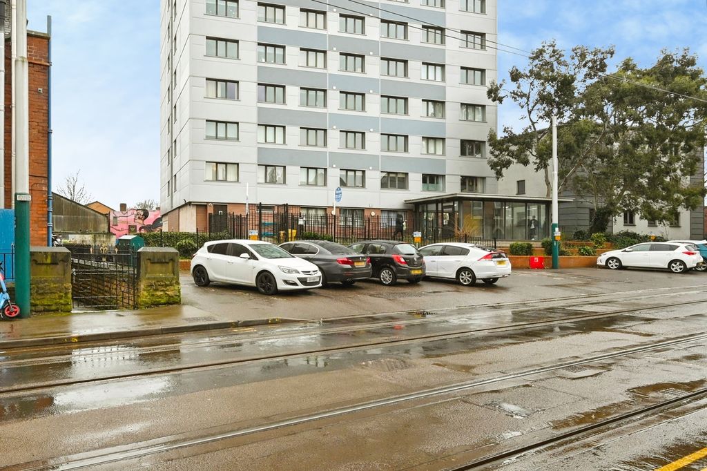 Property photo 1 of 17 Pbox-Img.Jpg