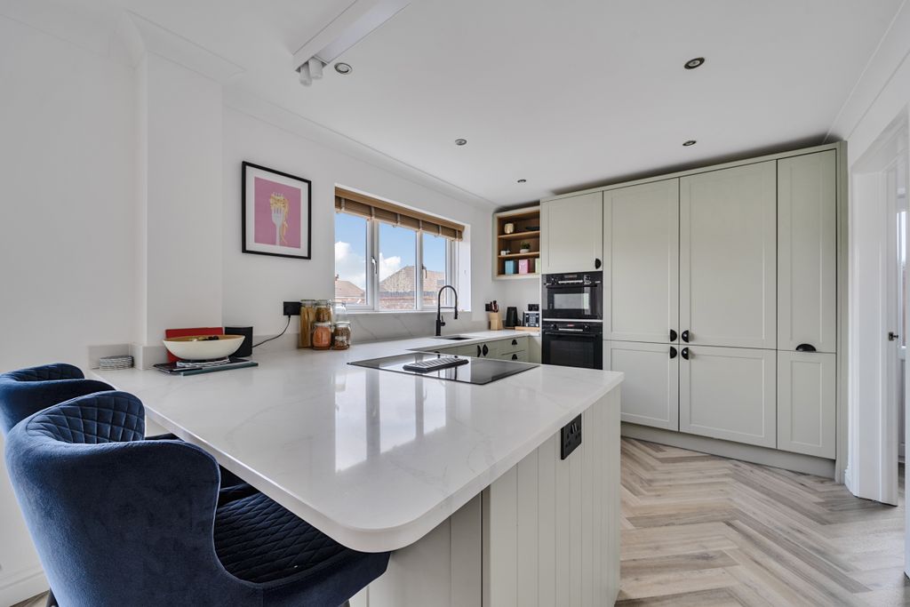 Property photo 3 of 23 141899920699F205c23E2c