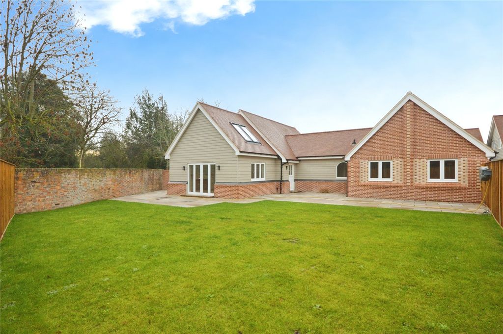 Property photo 3 of 18 Picture No. 01