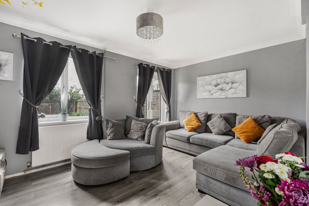 Property photo 3 of 15 Picture No. 16