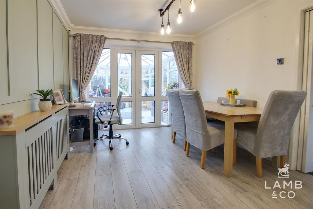 Property photo 2 of 20