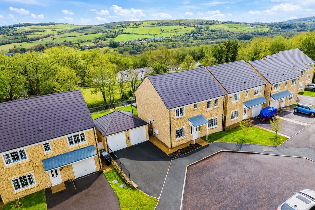 Property photo 3 of 33