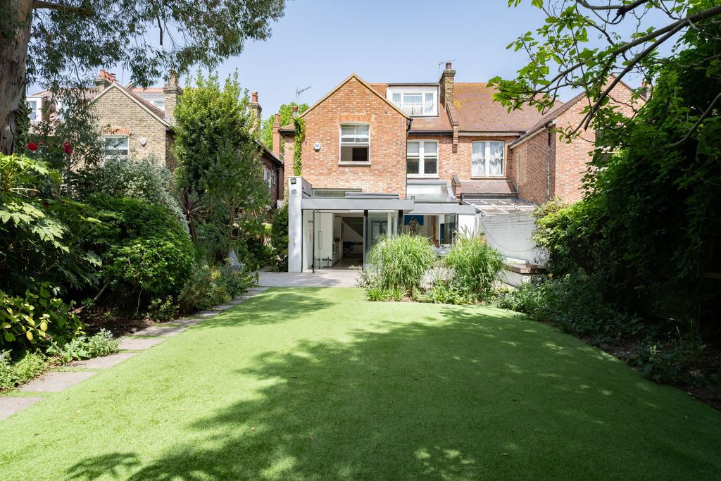 Property photo 3 of 24