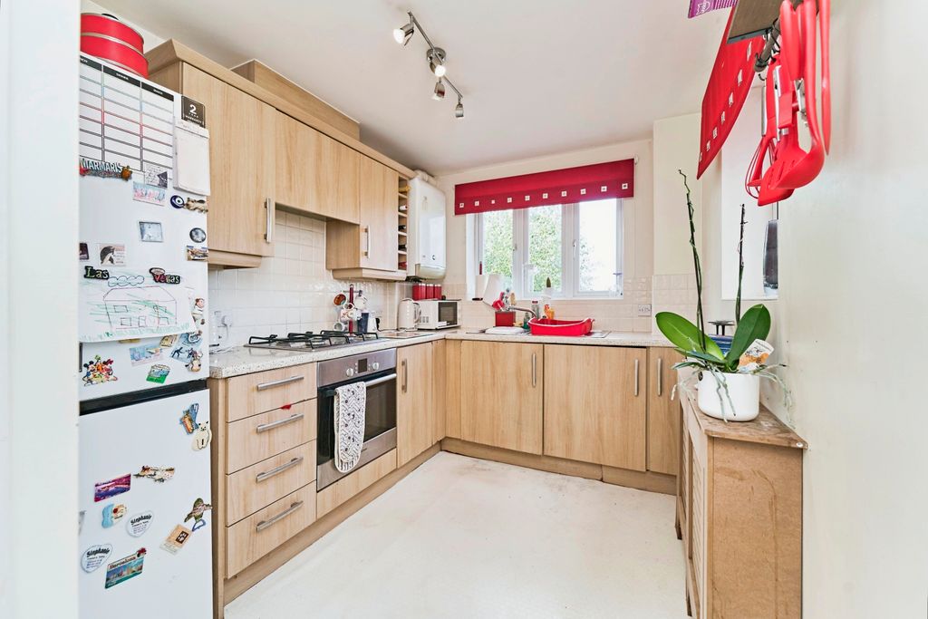 Property photo 3 of 14 Kitchen