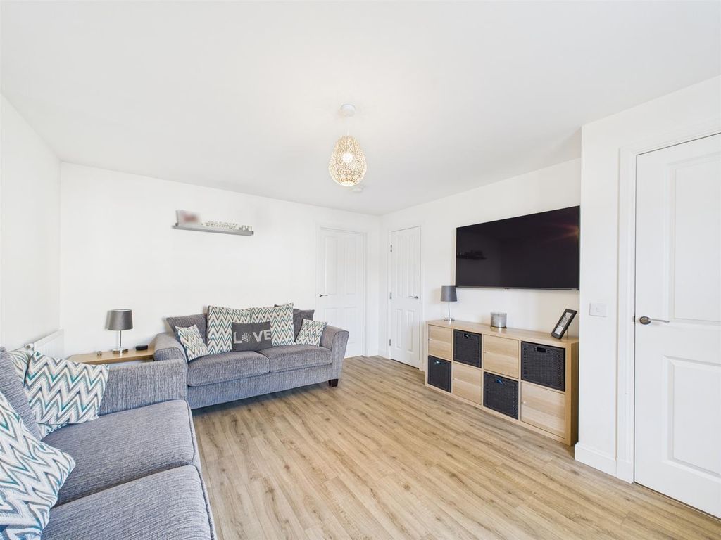 Property photo 2 of 16 Cam01486G0-Pr0959-Still004.Jpg