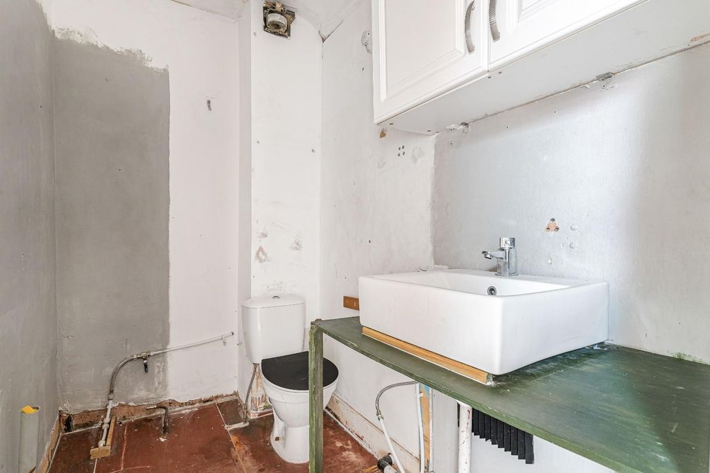 Property photo 3 of 9 2_89667.Jpg