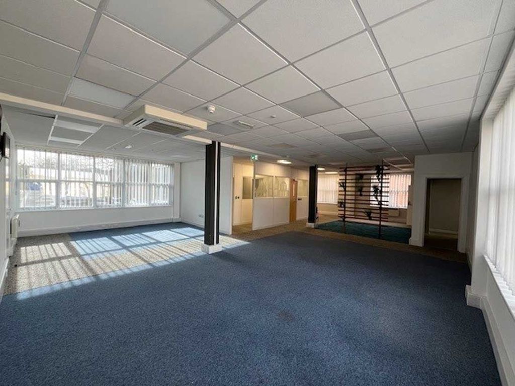 Property photo 2 of 6