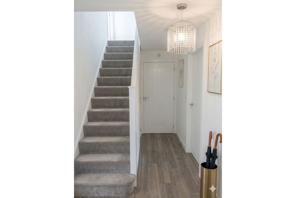 Property photo 3 of 24 Entrance Hallway