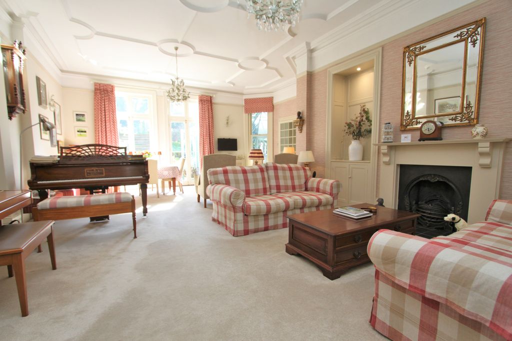 Additional image 7 of 2 bed flat for saleSilverdale Road, Eastbourne BN20
