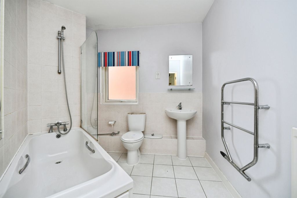 Property photo 3 of 18