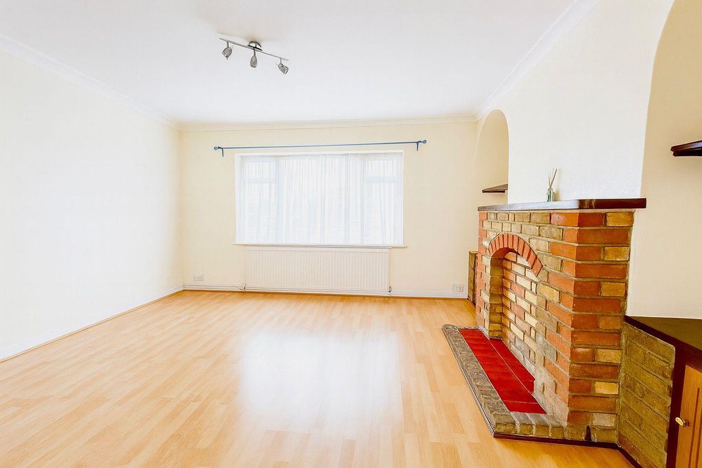 Property photo 3 of 19 Living Room