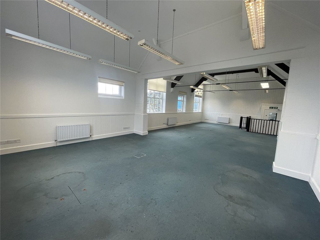 Property photo 2 of 8 Picture No. 09