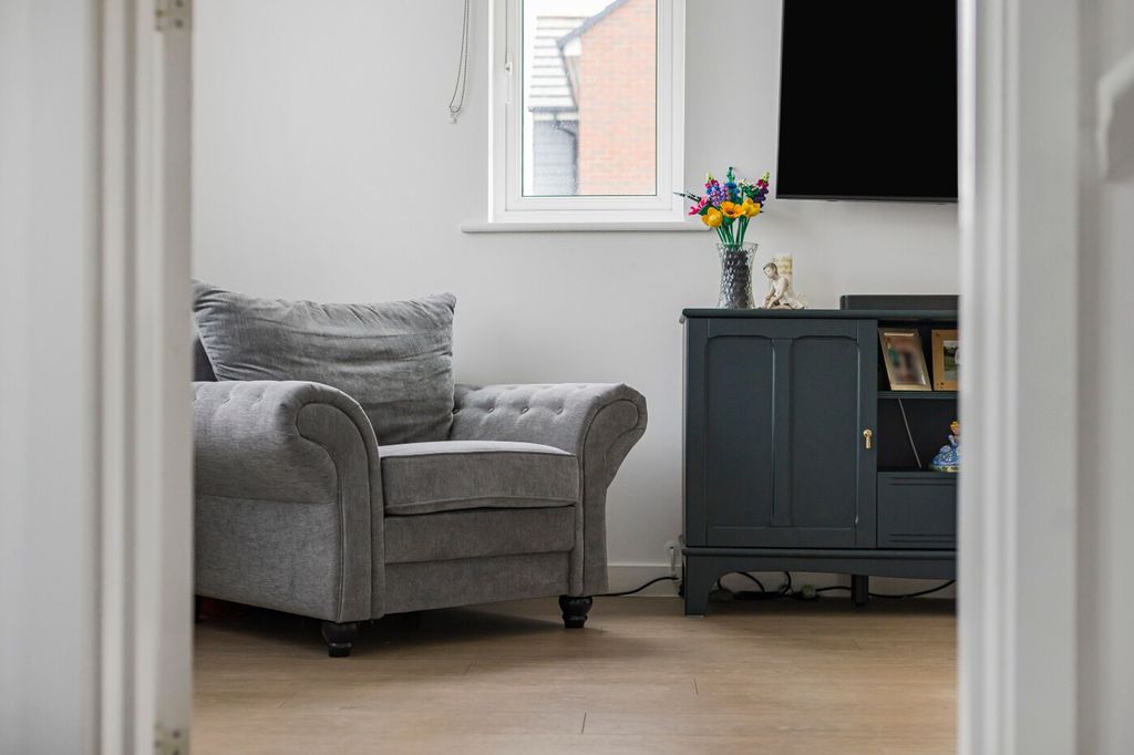 Property photo 3 of 16