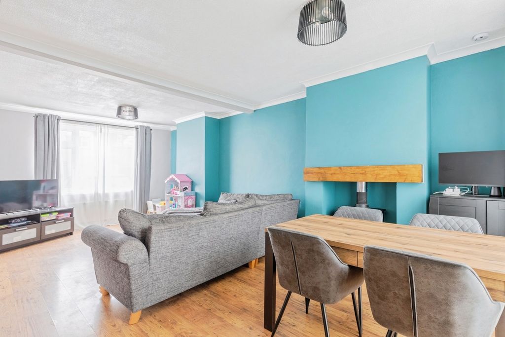 Property photo 2 of 20 Pbox-Img.Jpg