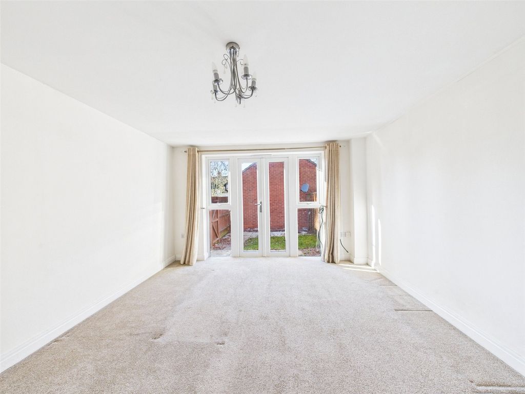 Property photo 3 of 21 Picture No. 12