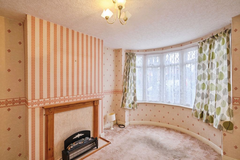 Property photo 2 of 14 Pbox-Img.Jpg