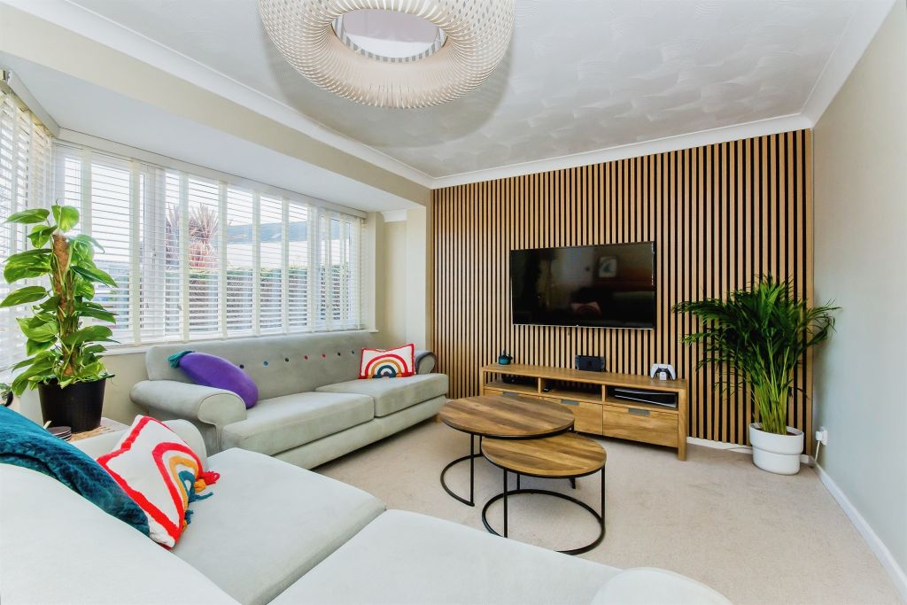 Property photo 3 of 19