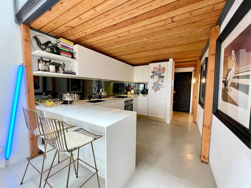 Property photo 2 of 19 27.Jpg