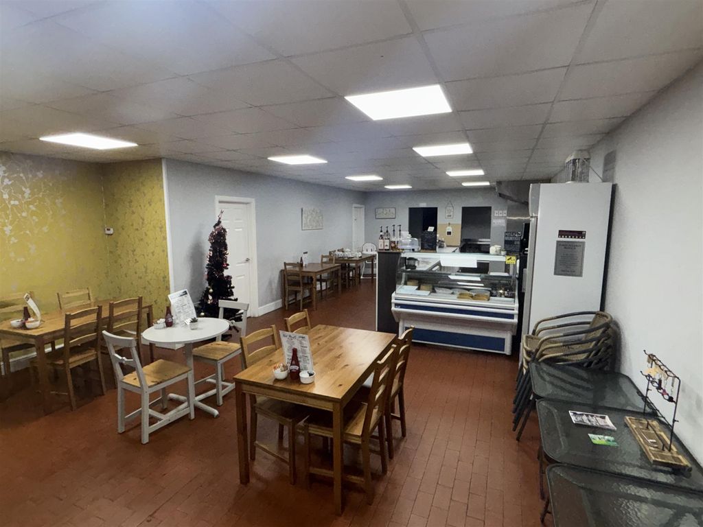 Property photo 1 of 7 Photo 0