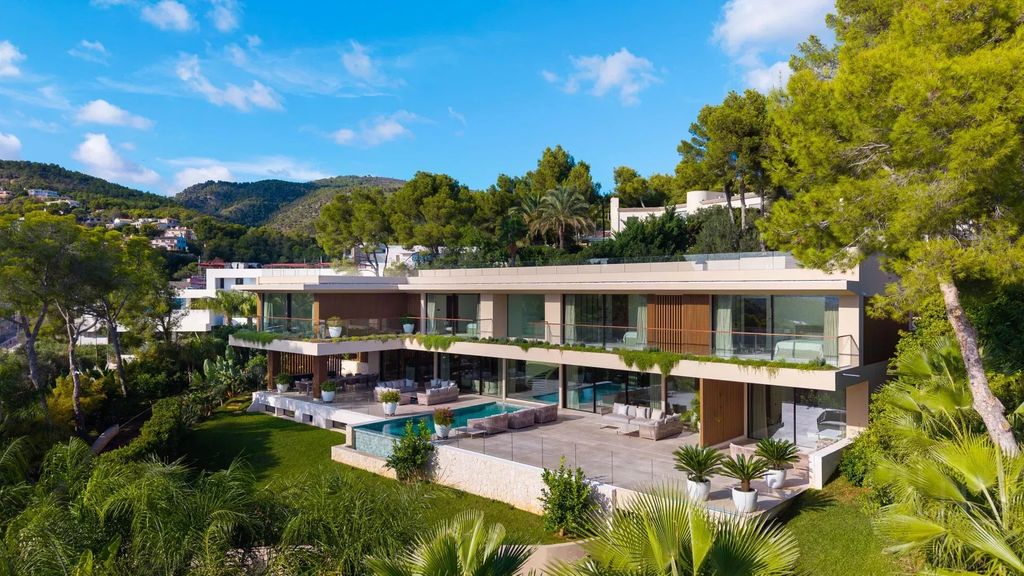 Property photo 2 of 18