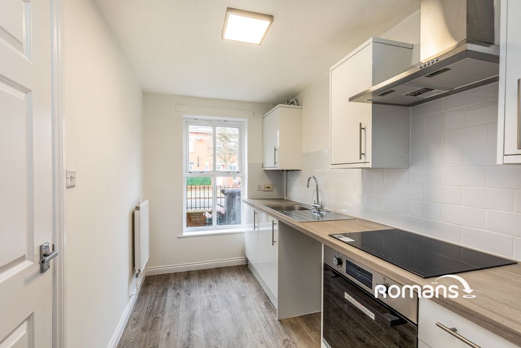 Property photo 2 of 10 Photo