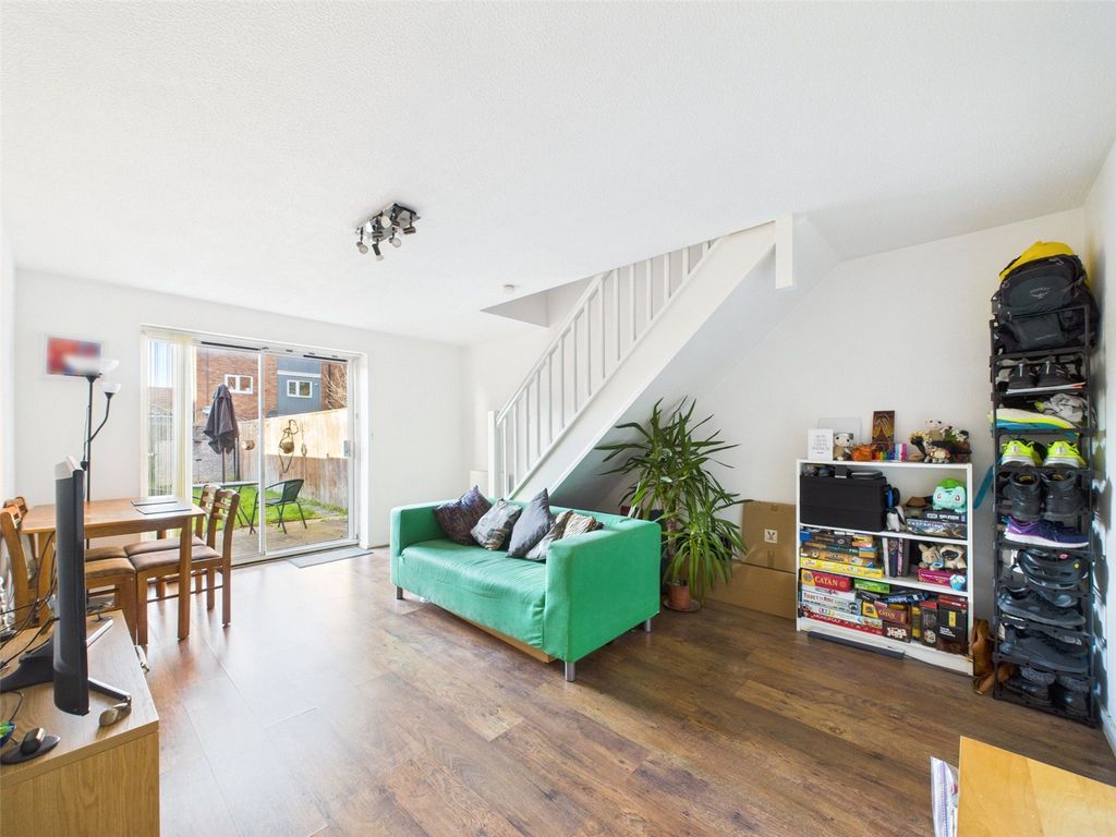 Property photo 3 of 12 Picture No. 11