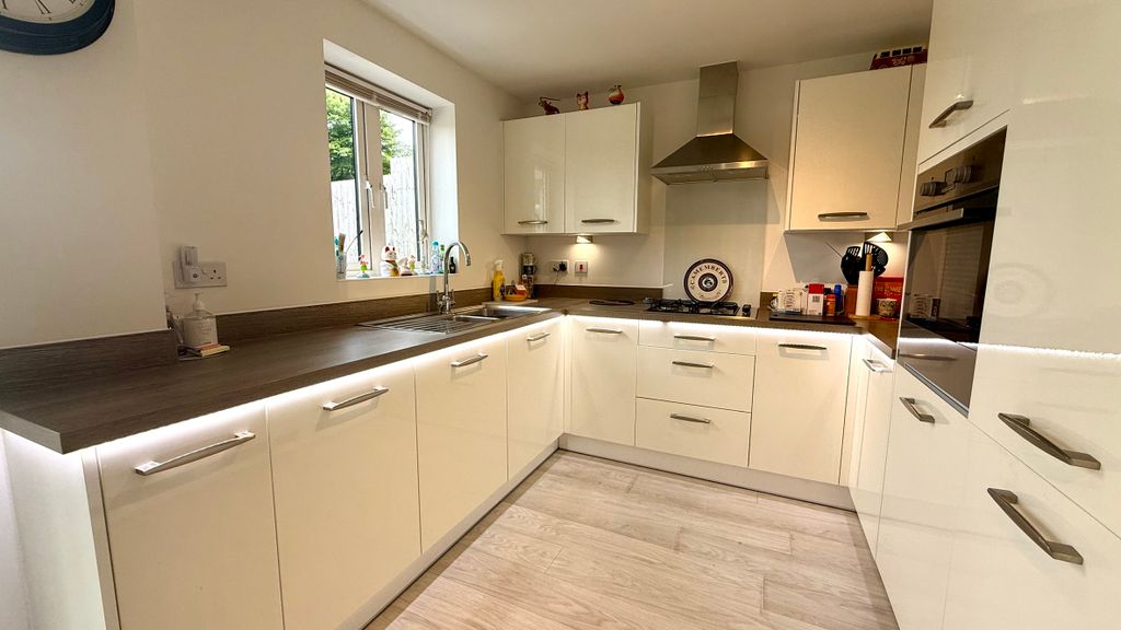 Property photo 2 of 17 Img_3454