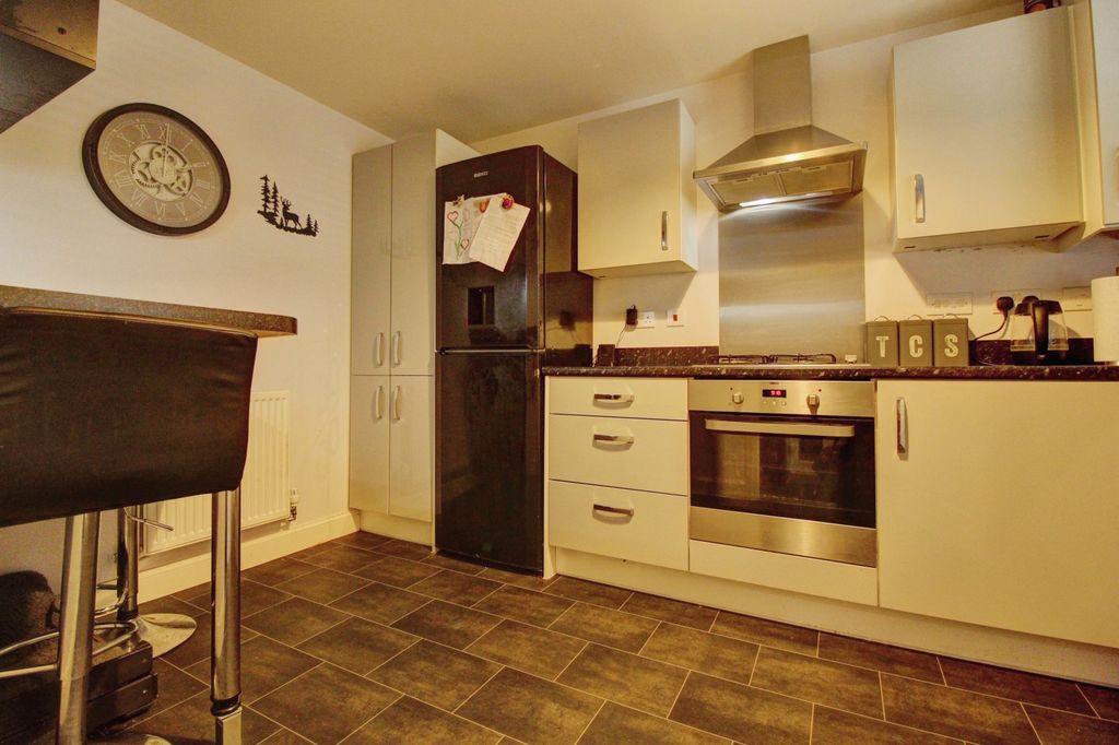 Property photo 3 of 15 Kitchen