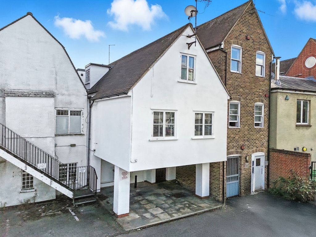 Property photo 2 of 8 Front