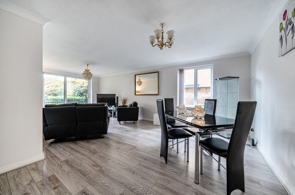 Property photo 2 of 27 1437747-14-69c683...