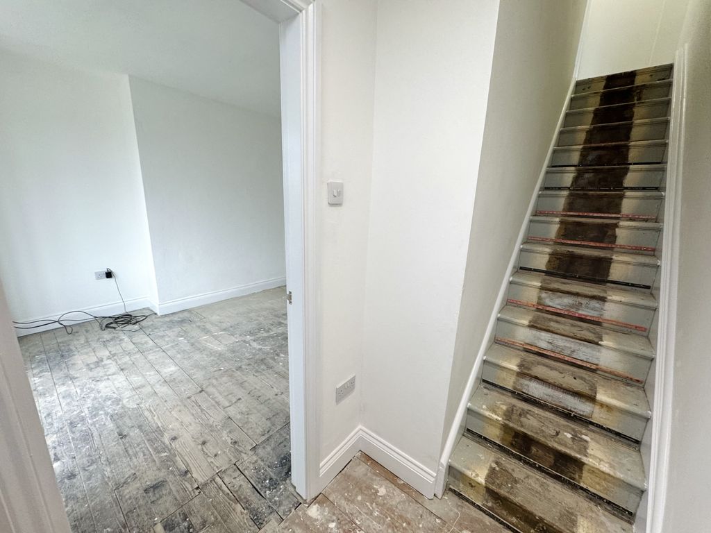 Property photo 3 of 13 Img_5743