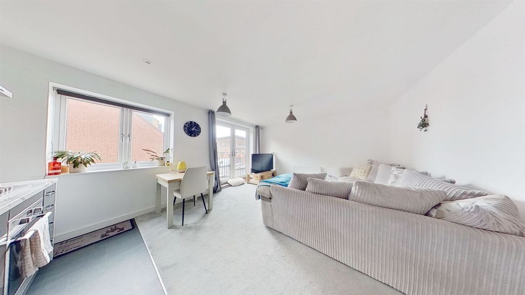 Property photo 2 of 5