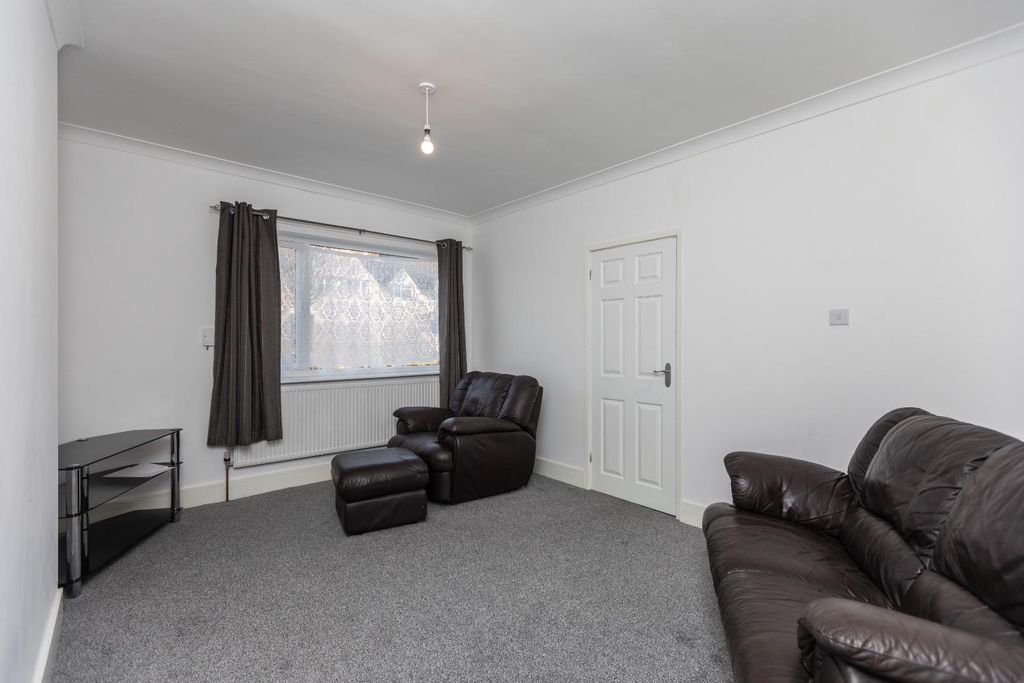 Property photo 2 of 11 Img_1305.Jpg