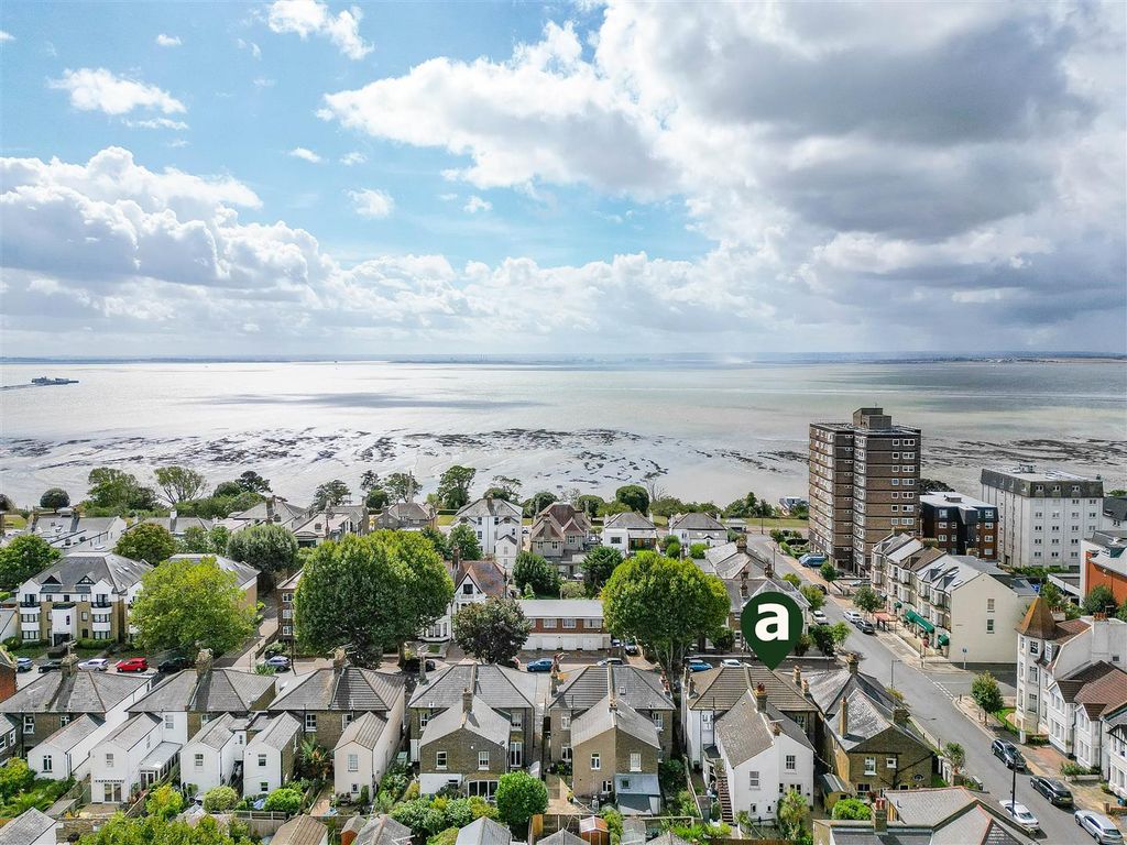 Property photo 3 of 29 Location