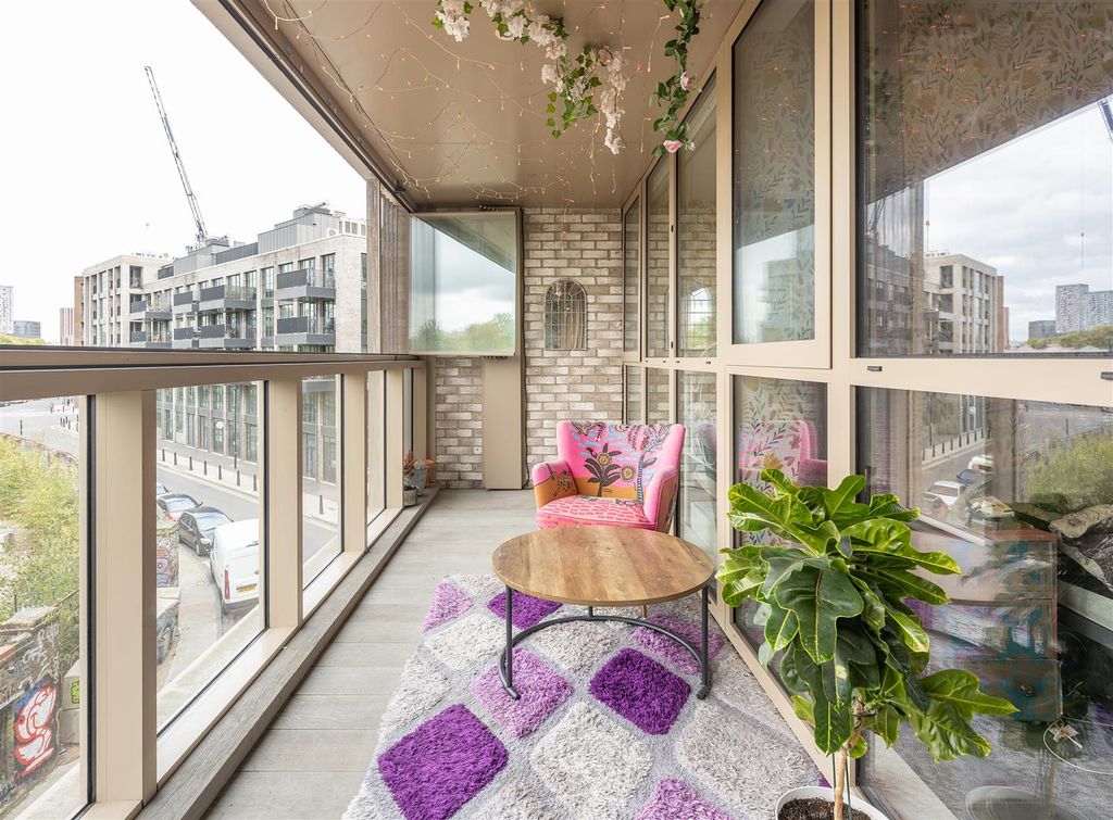 Property photo 3 of 26 White Post Lane, E9