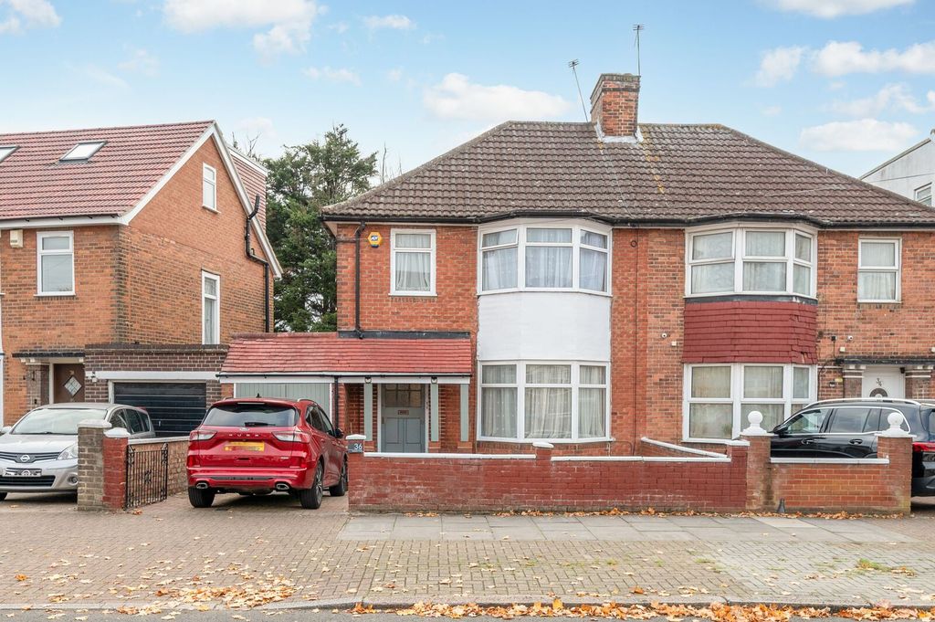 Property photo 2 of 16