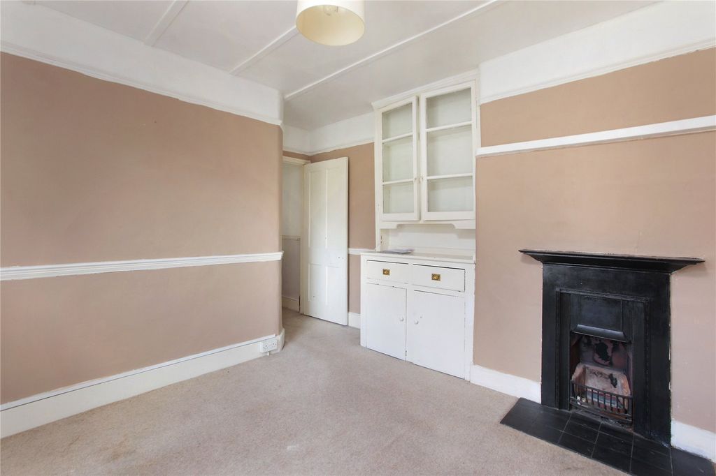 Property photo 3 of 9