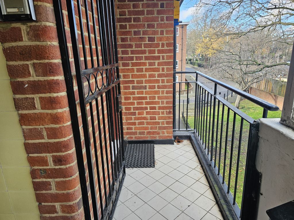 Property photo 1 of 12 One Bedroom Apartment With Private Outdoor Space