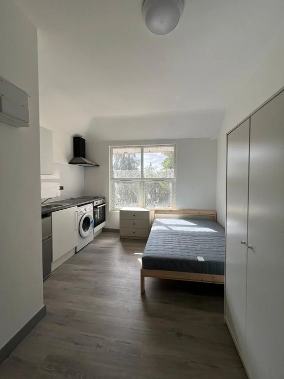 Property photo 2 of 3