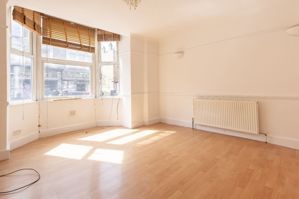 Property photo 2 of 18 3923003