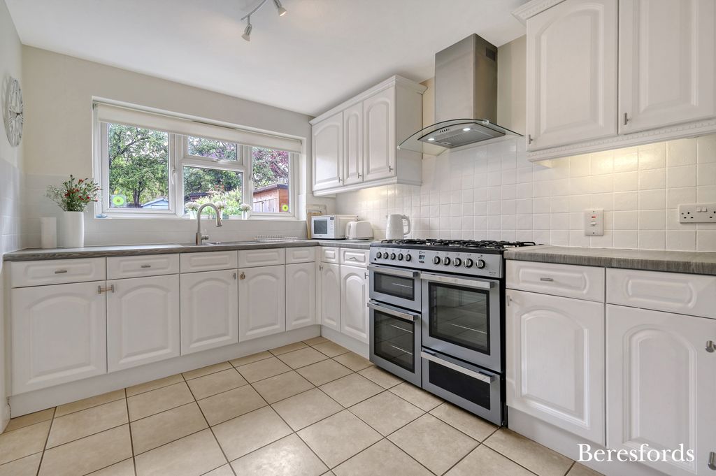 Property photo 2 of 17 Picture No. 25